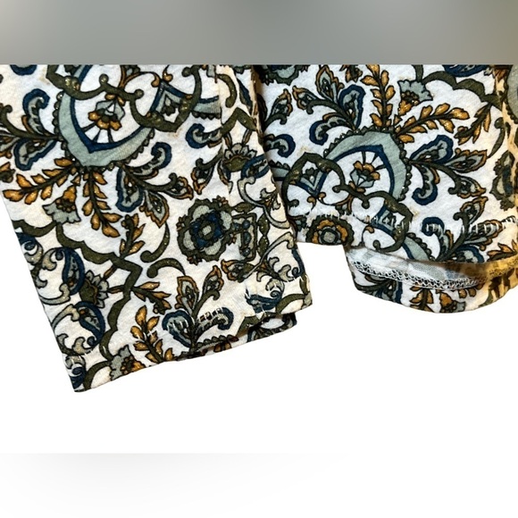 Sonoma top V-neck white with green and yellow floral print size XL - Picture 2 of 10